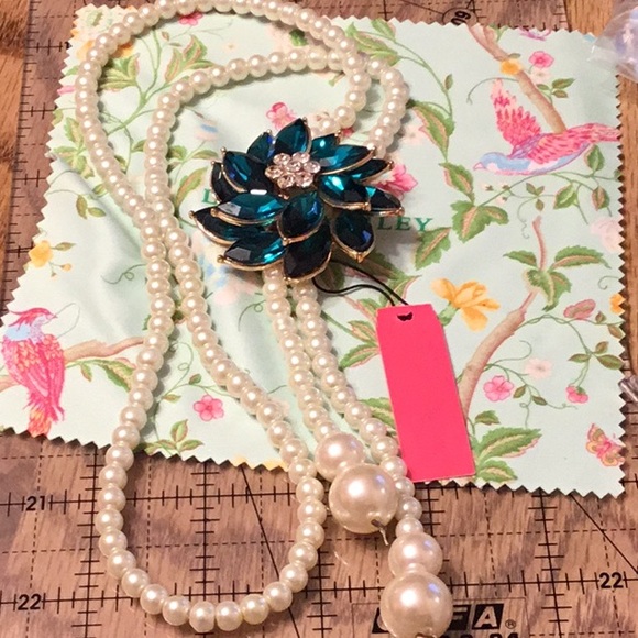 Betsey Johnson Jewelry - Betsy Johnson NWT Awesome Boutique Statement Necklace Gorgeous